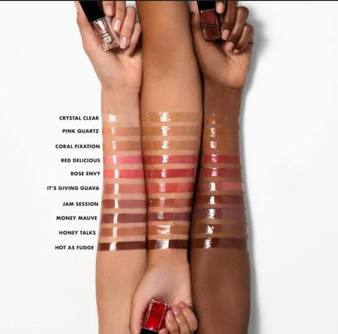 Hydrating Lip Oil for a Natural, Gloss-Infused Look